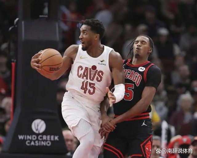 国王碾压公牛,米切尔惊艳世界的简单介绍 国王碾压公牛,米切尔惊艳世界的简单介绍