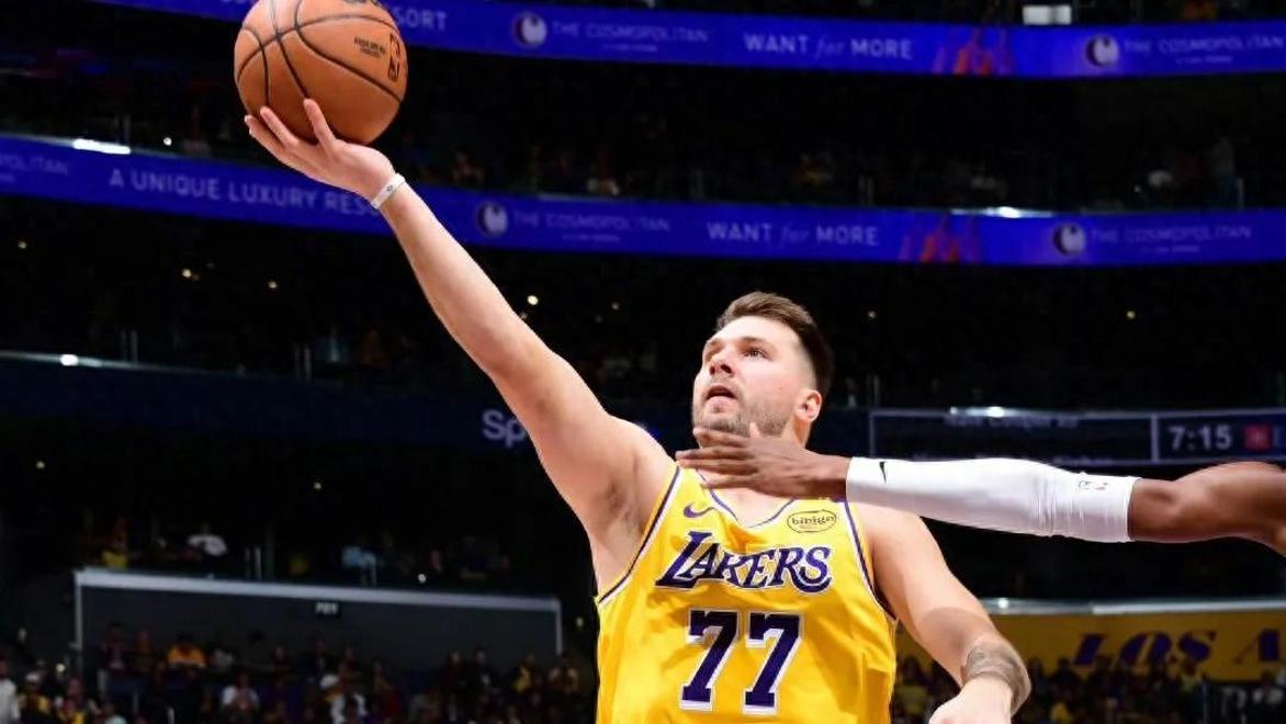 关于马刺爆冷湖人,加里纳利完成帽子戏法的信息 关于马刺爆冷湖人,加里纳利完成帽子戏法的信息