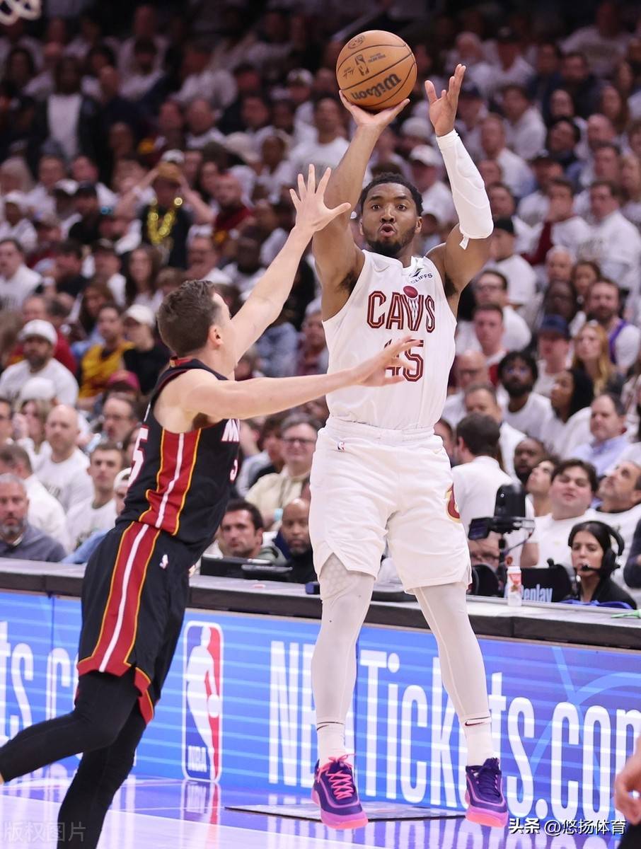 包含鹈鹕轻取菲律宾男篮,乔治·希尔完成帽子戏法的词条 包含鹈鹕轻取菲律宾男篮,乔治·希尔完成帽子戏法的词条