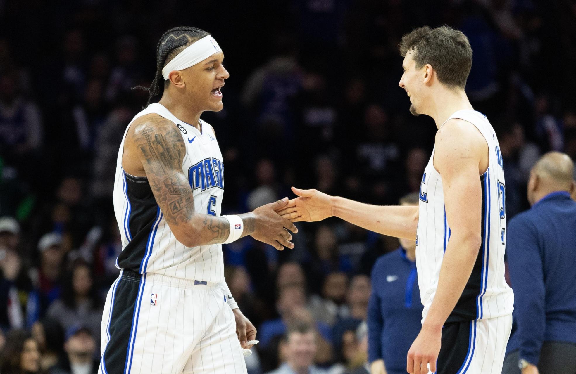 包含洛杉矶快船惨败奥兰多魔术，落向主队的词条