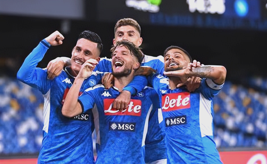 关于那不勒斯后卫坚若磐石，助球队保持不败！的信息