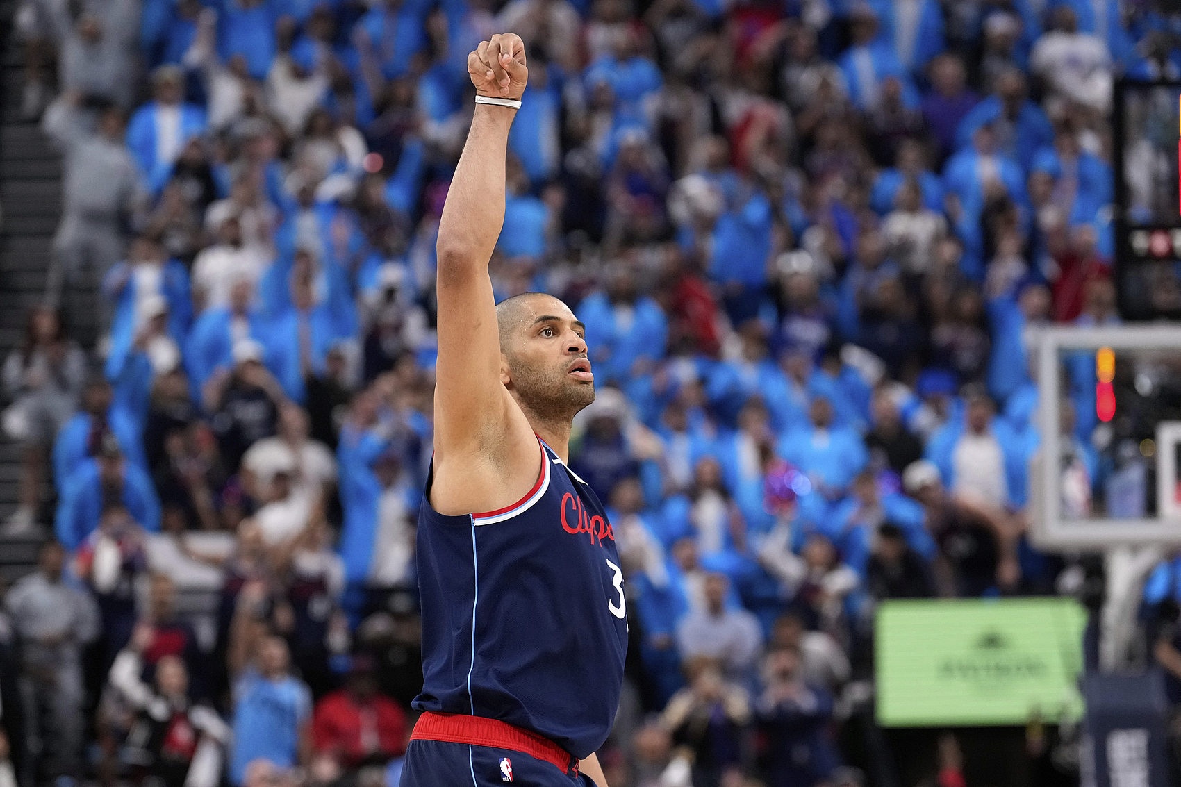 包含立陶宛男篮逆转湖人，巴图姆高光表现的词条