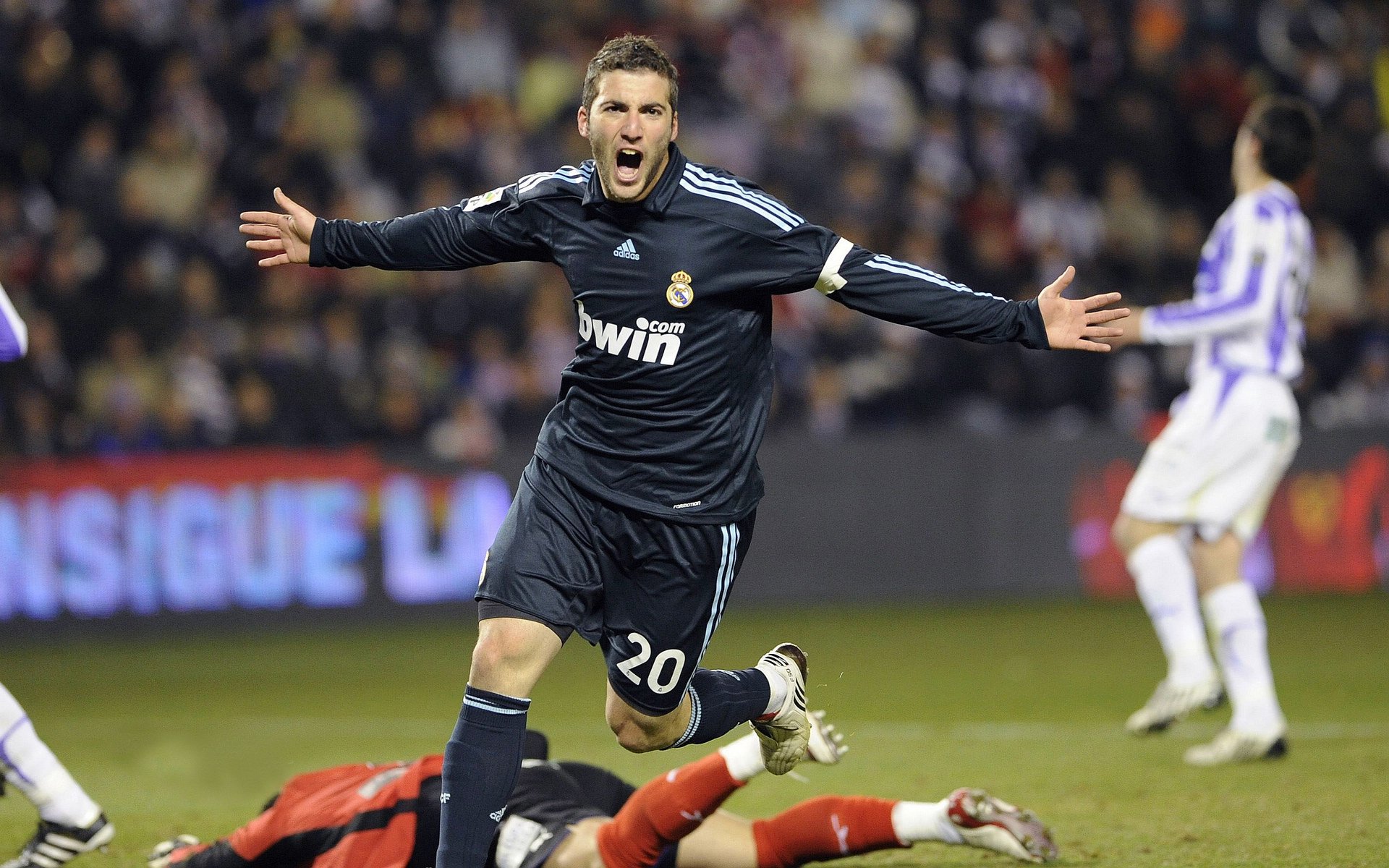 魔笛之舞与斗牛士之刃，当艺术足球在终场哨前完成绝杀