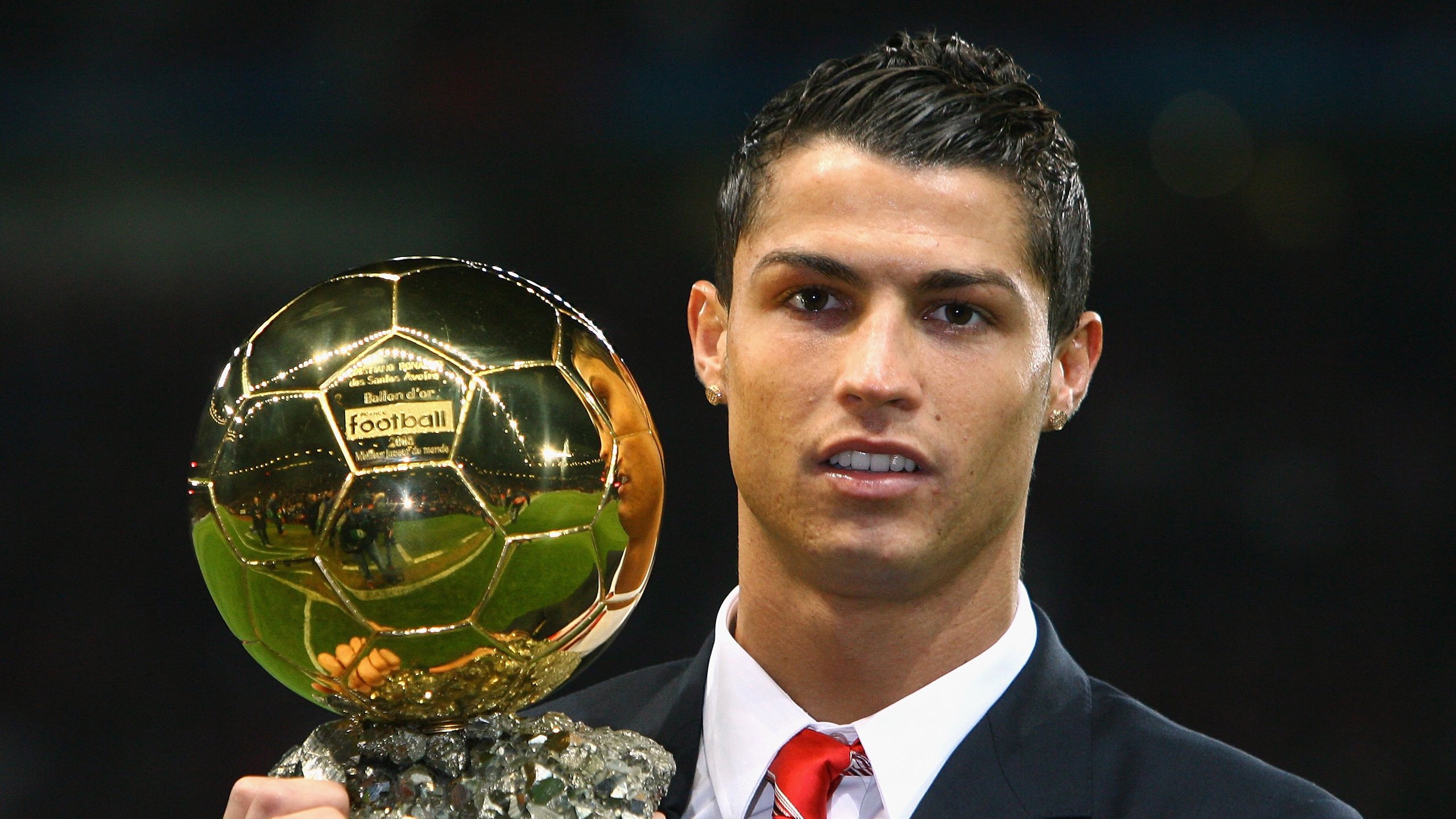 波兰逆转巴黎,卡瓦哈尔状态火热,一场战术与意志的胜利